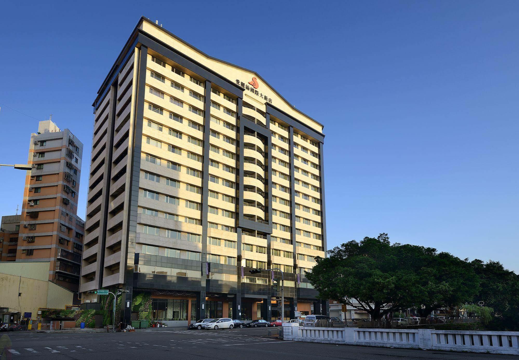 Aeris International Hotel Тайчжун Экстерьер фото